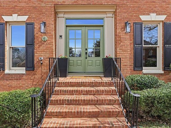 2nd image of 5 Downshire Cir