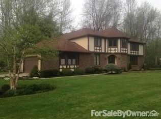 157 Shadow Wood Dr, East Amherst, NY 14051