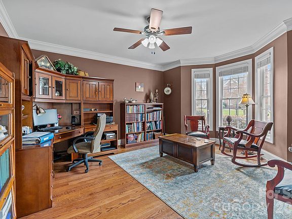 5th image of 6120 Four Wood Dr