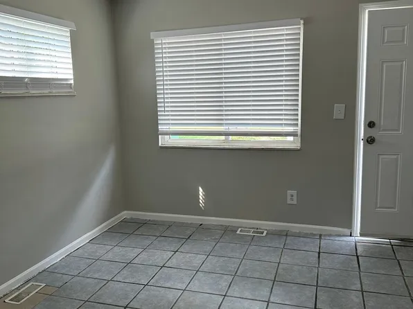 17143 Robert St, Melvindale, MI 48122