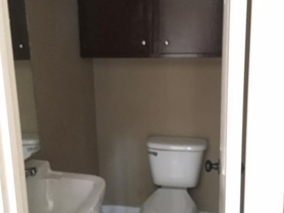 4th image of 1907 Melrose Ave APT A