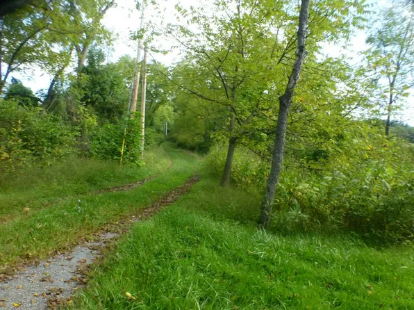 42 George Rd, Lenhartsville, PA 19534