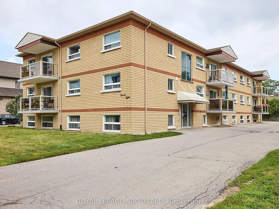 98 Woodlawn Rd #11