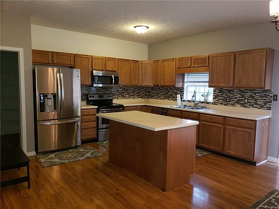 2nd image of 1615 Copeland Farms Dr