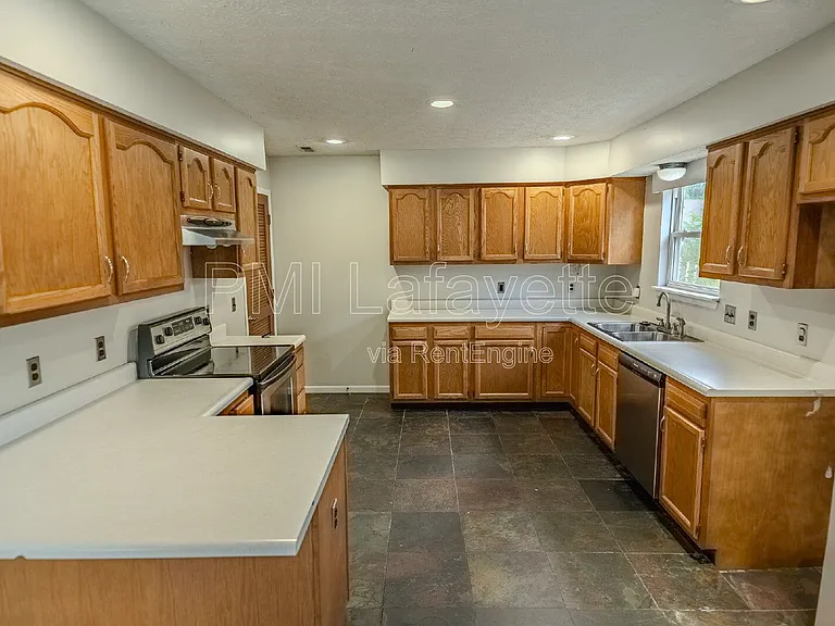 5053 Saddle Dr — Photo 14