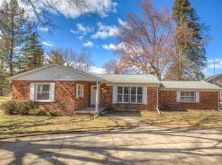 2077 Pear Tree Ln, Oakland, MI 48363