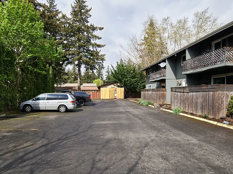 3815 SE 122nd Ave — Photo 27