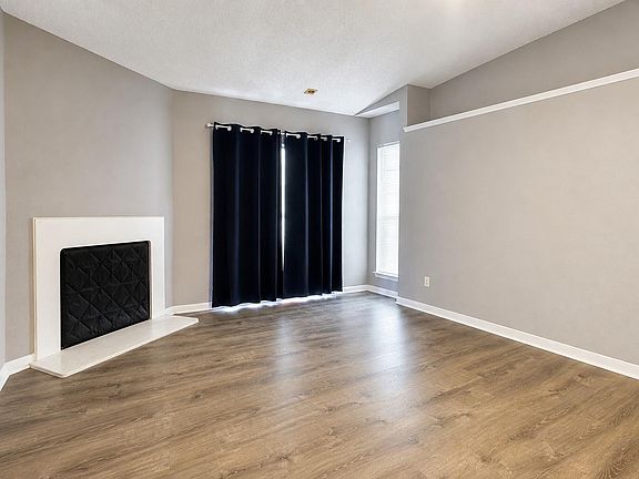 2nd image of 2121 Hepburn St APT 810
