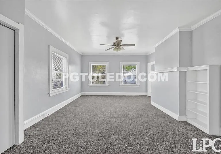 1734 Arlington Ave — Photo 10