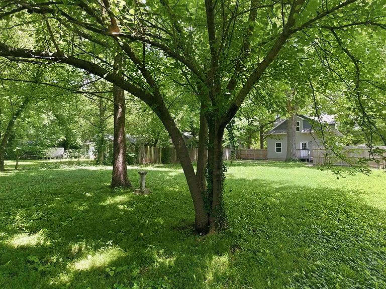 837 S Kentwood Ave — Photo 37