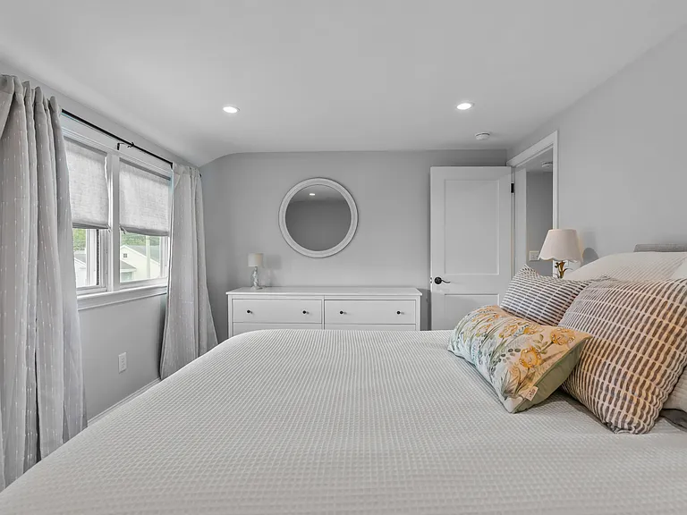 18 Sylvan Ter — Photo 26