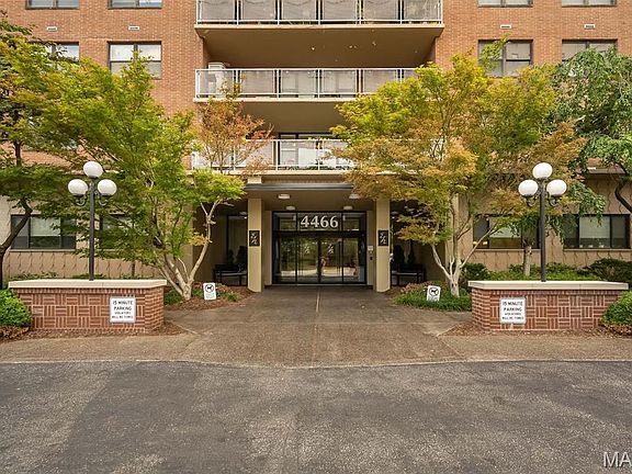 3rd image of 4466 W Pine Blvd APT 2E
