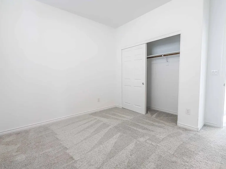 906 Sycamore Falls St — Photo 37
