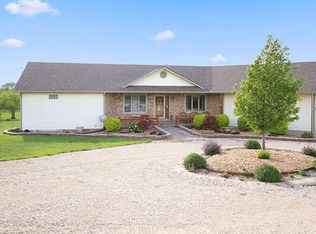 128 S Brenda Ln, Salina, KS 67401