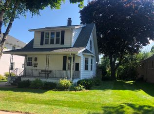 1005 N 9th St, Manitowoc, WI 54220