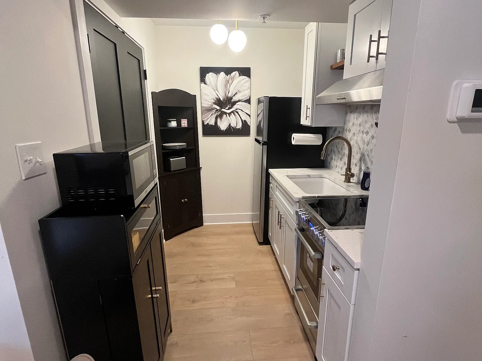 Studio, 600 sqft, $1,300 — Photo 4