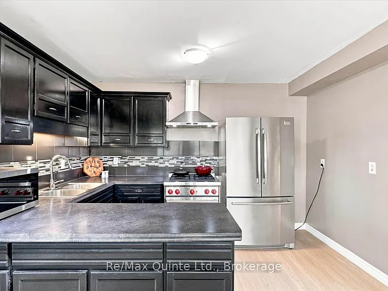 12 Brimley Ct — Photo 7