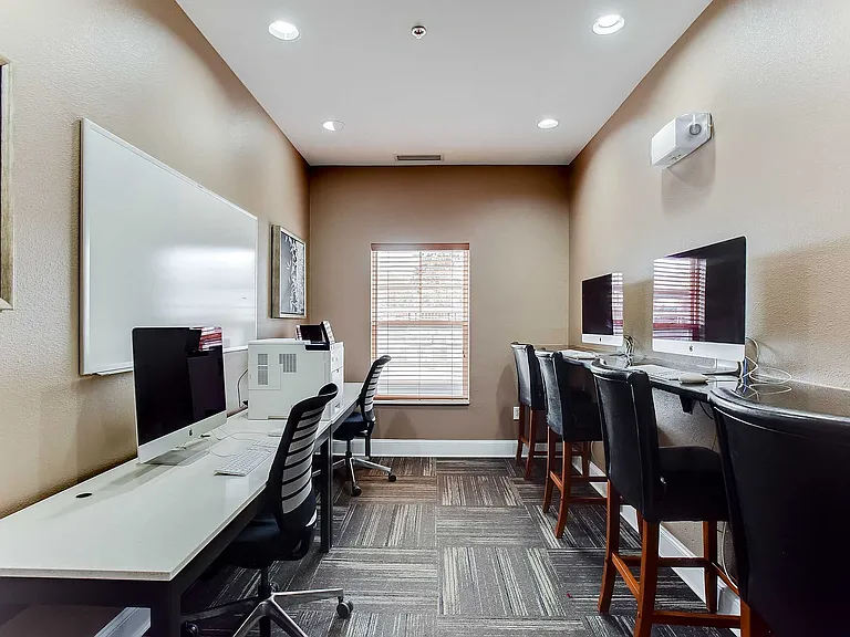 308_University Commons_Interior_ASC_01_web