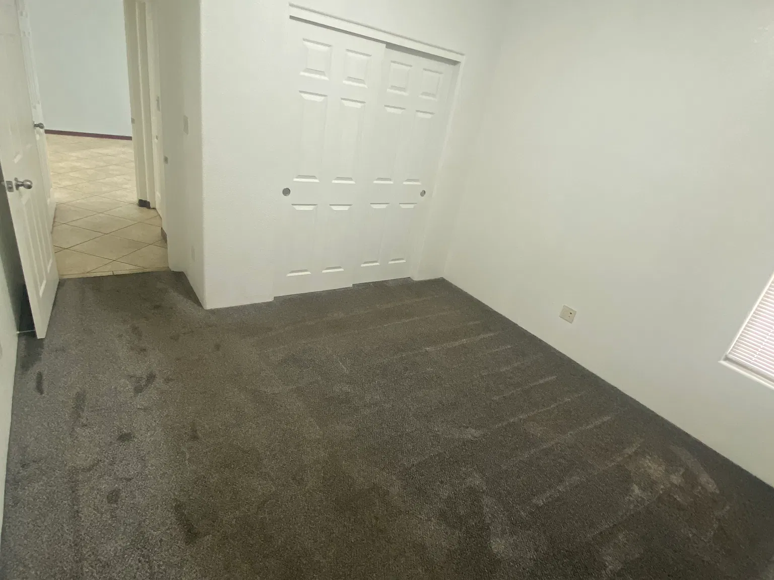 3 bed, 2.5 bath, 2406 sqft, $3,500 — Photo 2