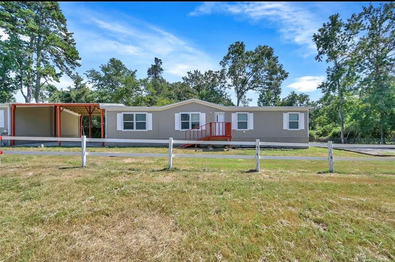 4 bed, 2.0 bath, 1520 sqft, $1,550 — Photo 1