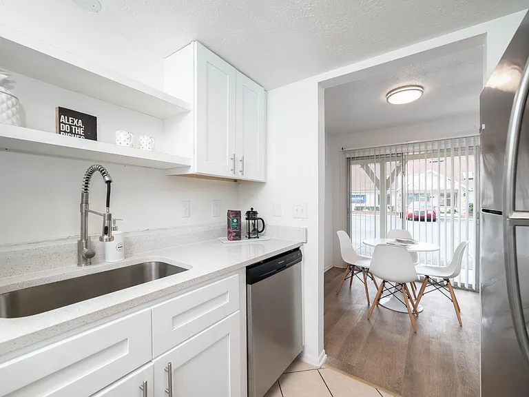 Camelot Apartments — Photo 50