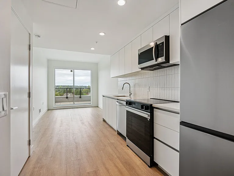 3619 Arbutus St — Photo 8