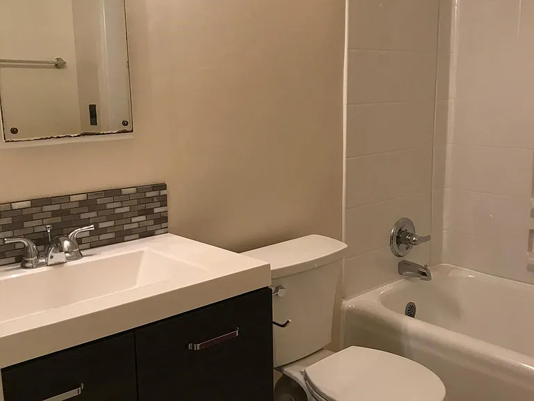 2374 NW Northrup St #6 — Photo 15
