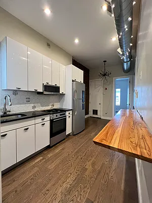 Rented by Hagstrom Management Inc | media 21