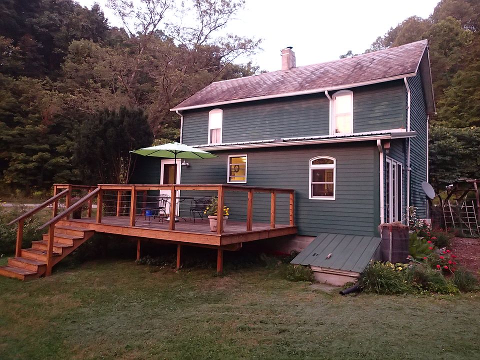 spacious back deck 