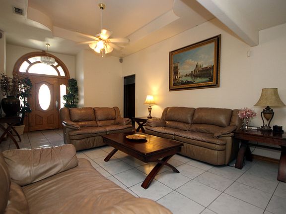 4th image of 3001 Fir Ave