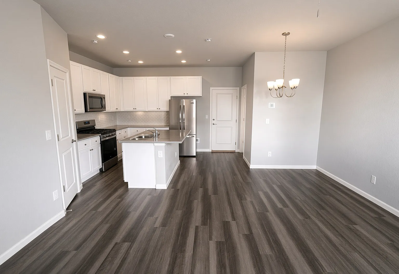3 bed, 2.5 bath, 1432 sqft, $2,799 — Photo 2