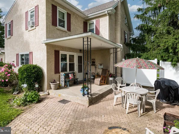 7 Pine Tree Dr, Royersford, PA 19468