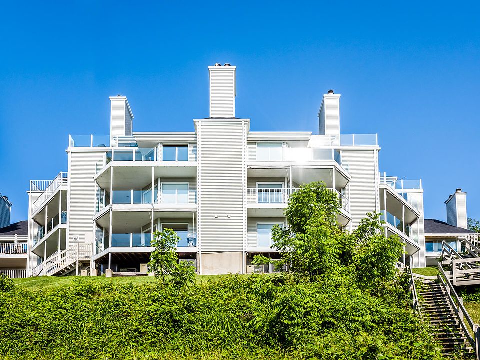 1st image of 1804 Lakeshore Dr #4