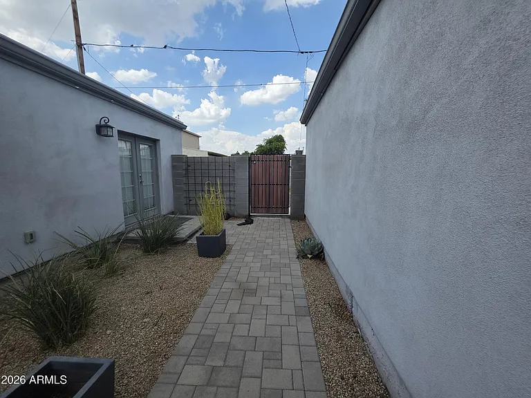 1812 E Whitton Ave — Photo 39