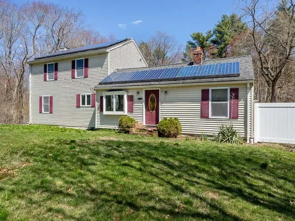 41 Oak St, Norton, MA 02766