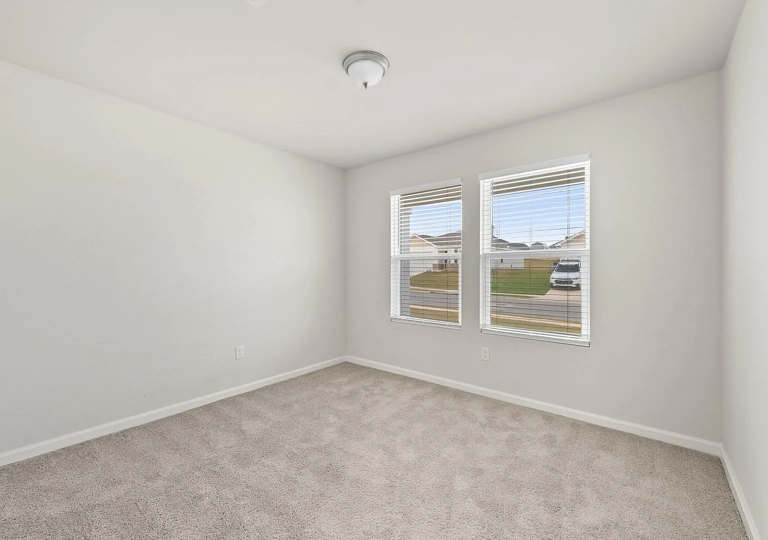 664 Whispering Creek Ave — Photo 4