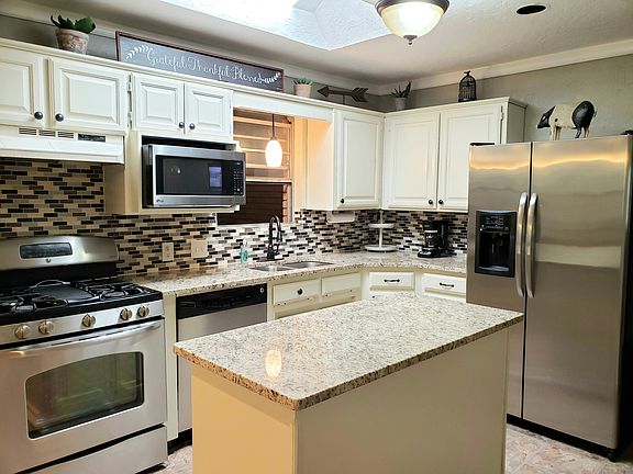 5th image of 5617 Waltham Ave