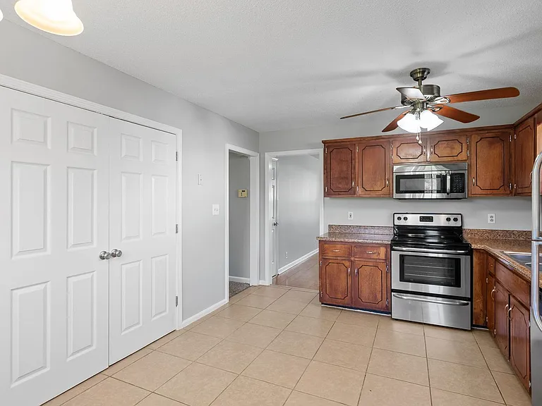 1985 Timberline Cir — Photo 10