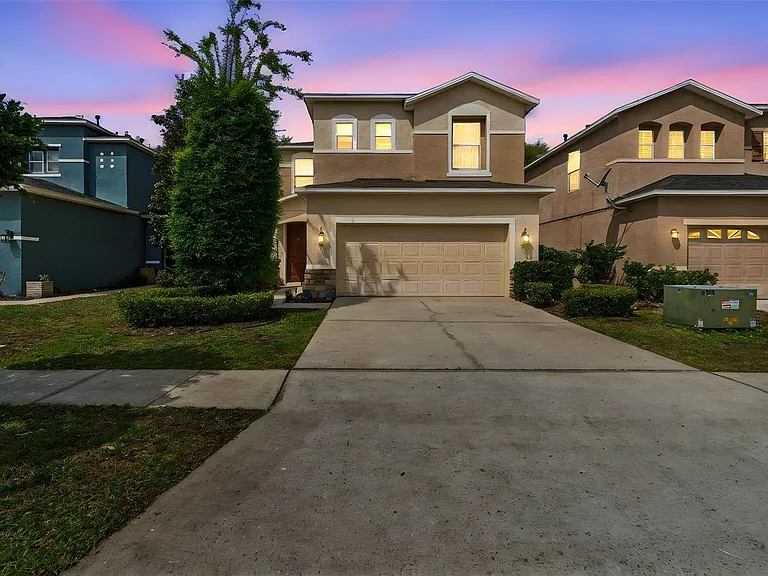 2401 Silvermoss Dr — Photo 2