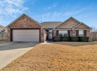 4071 W Song Bird Pl, Fayetteville, AR 72704