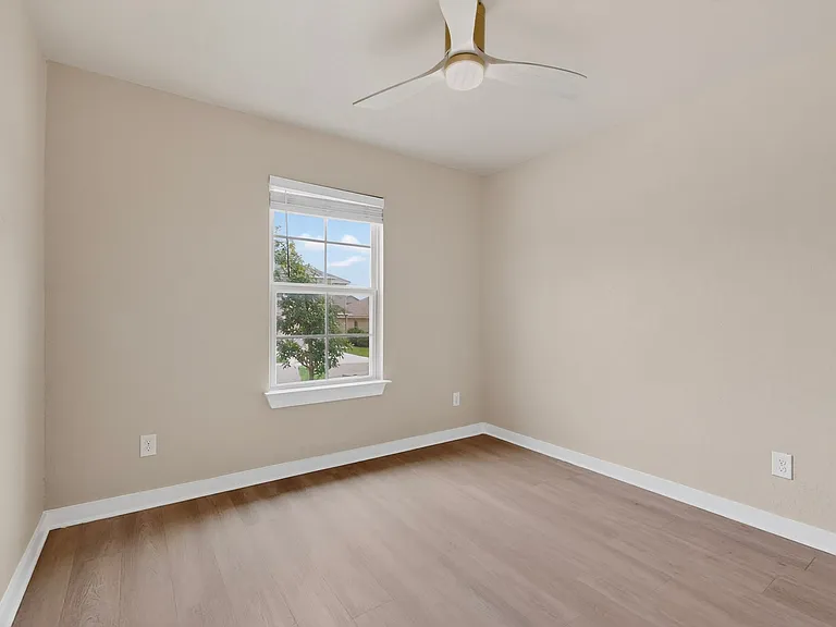 7619 Toledo Bnd — Photo 9