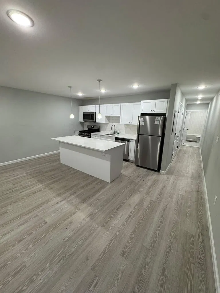 2 bed, $2,045 — Photo 3