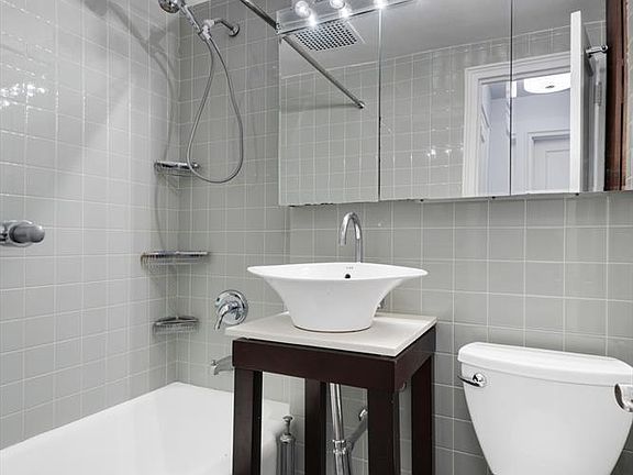 4th image of 22 Irving Pl APT 4-D