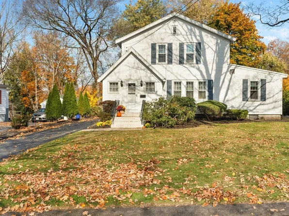3 Vista Rd, Wellesley, MA 02481