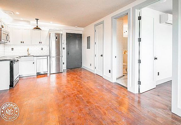 4th image of 31 Brooklyn Ave #4C