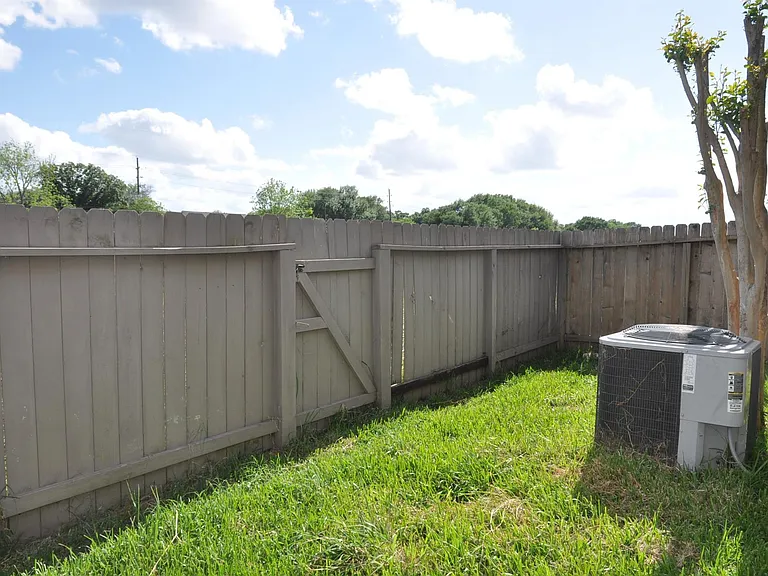 20913 Sunrise Pine View Ln — Photo 26
