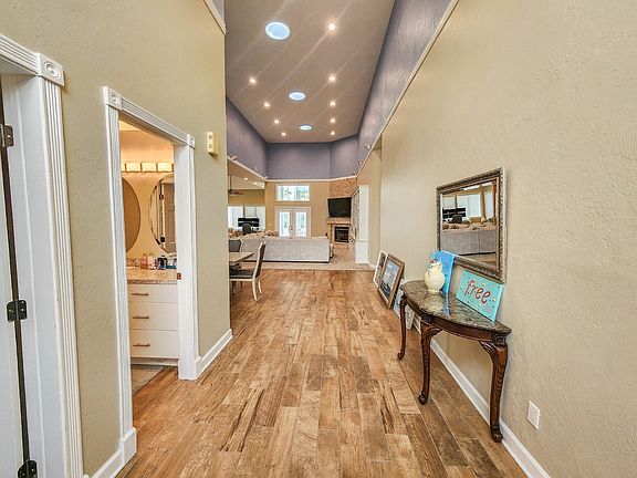 5th image of 1 Bay Pointe Dr