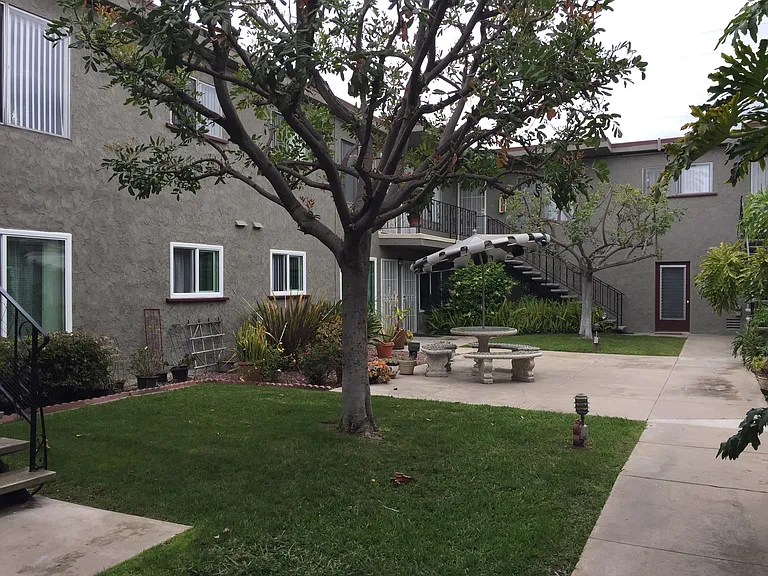 4415 Hamilton St #8 — Photo 3