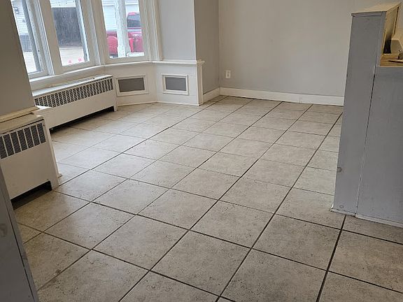 2nd image of 321 N Spring St #1