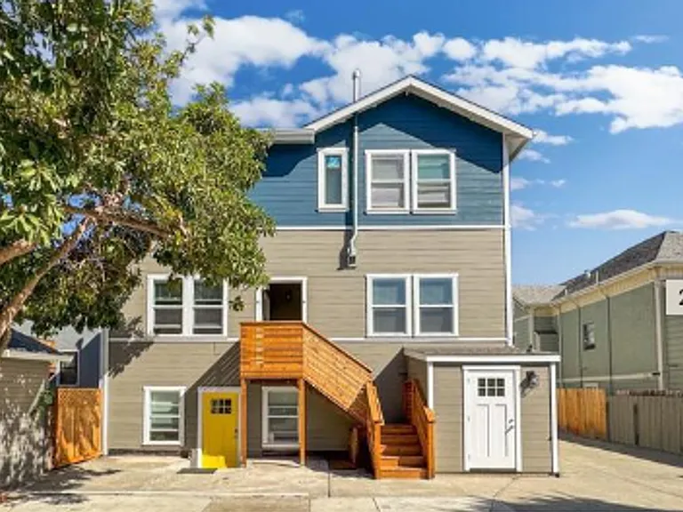 2060 San Antonio Ave — Photo 13